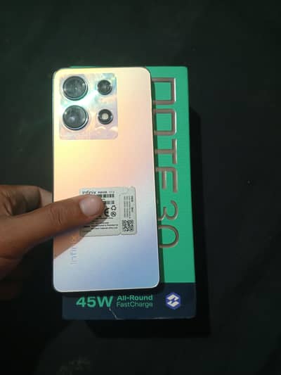 Infinix Note 30 8/256 with box and charger