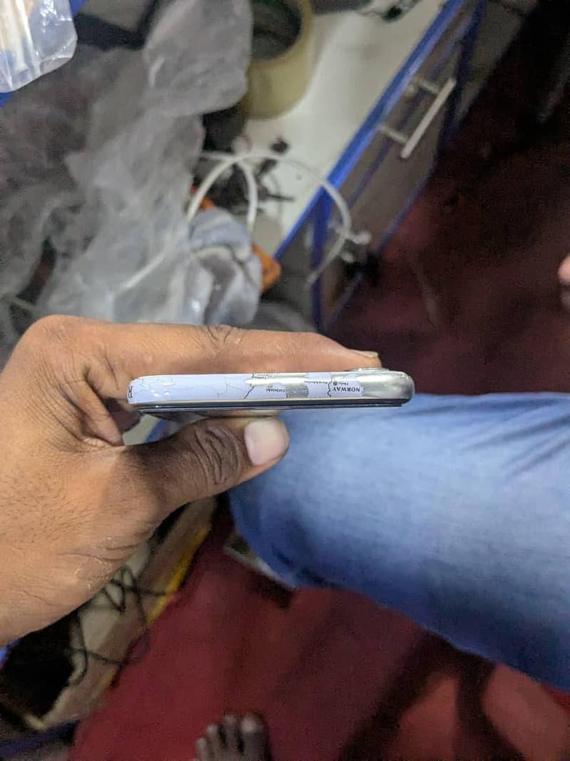 Apple iPhone X 3