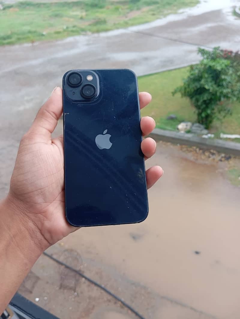 Apple iPhone 13 0