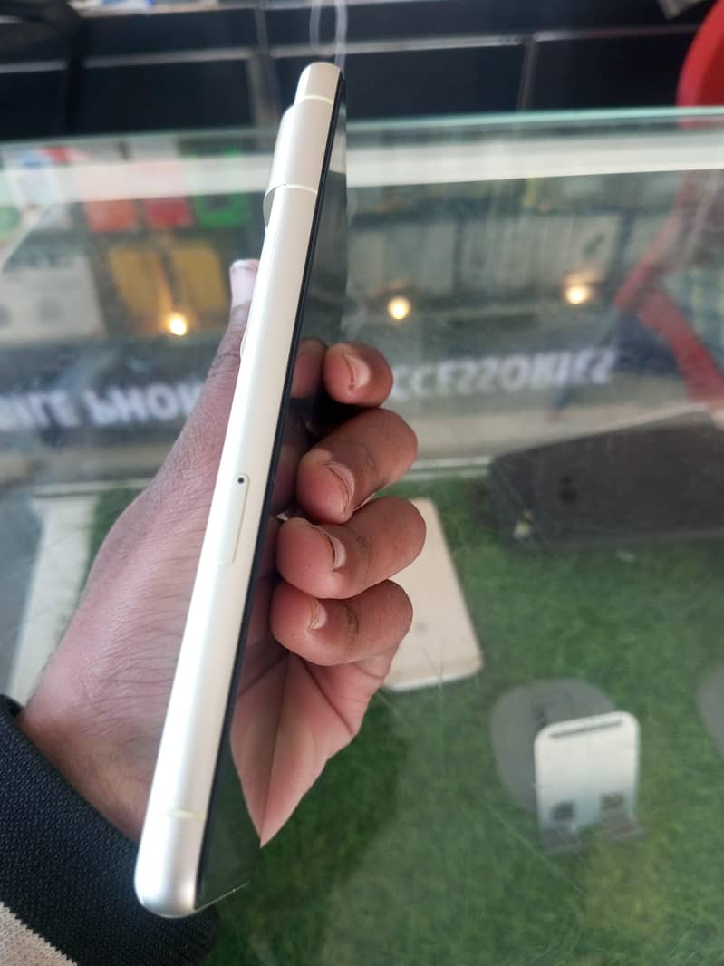 Google Pixel 7 3