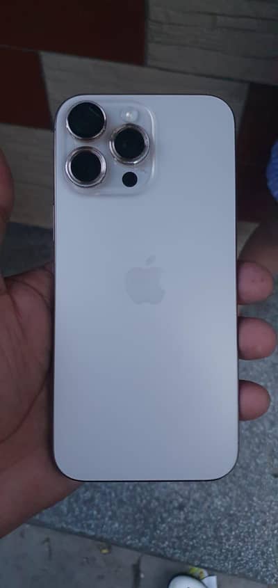 Apple iPhone 16 Pro Max