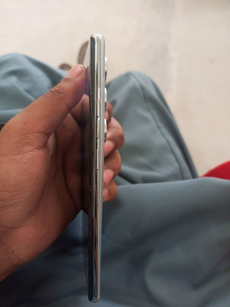 Tecno CAMON 40 Pro 6