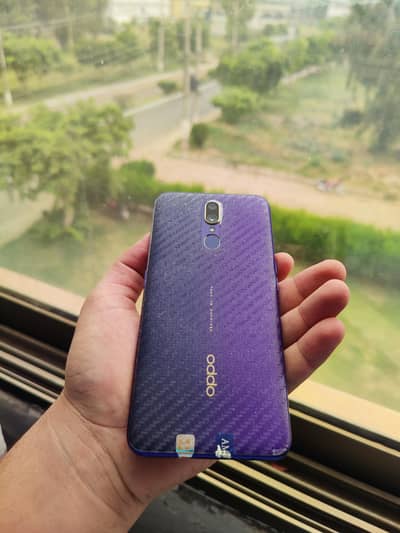 OPPO F11 4gb and 128 gb full ok 1 day full checking warranty