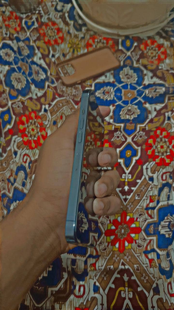 Apple iPhone 13 Pro 2