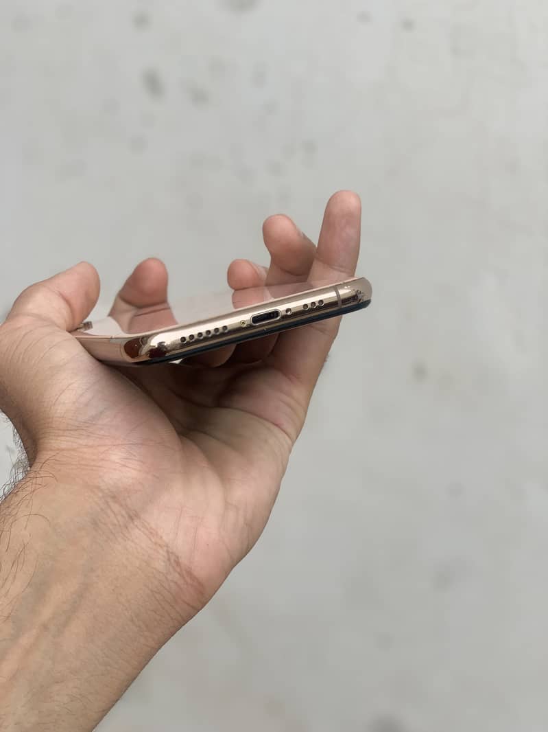 iPhone xs 1