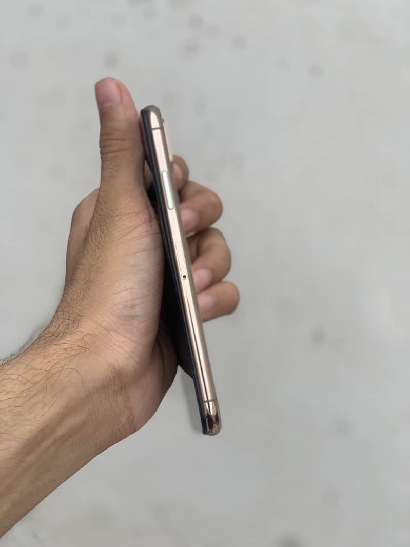 iPhone xs 3