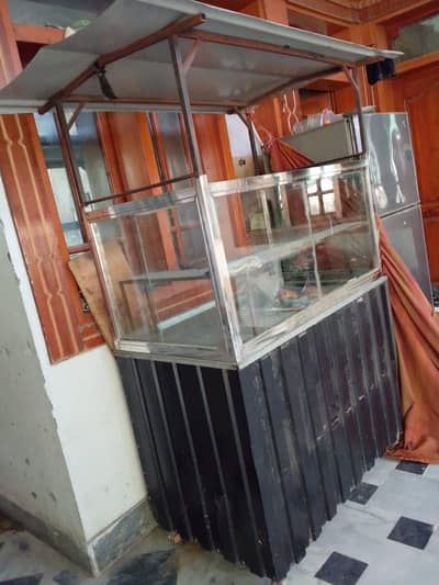 showarma counter and fryer