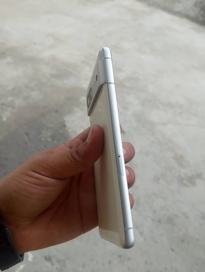 Google Pixel 7 4