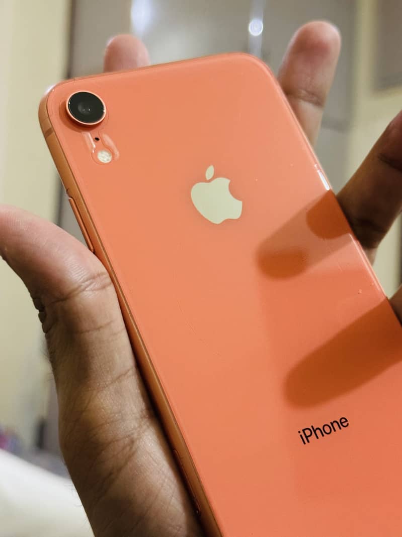iPhone xr 4