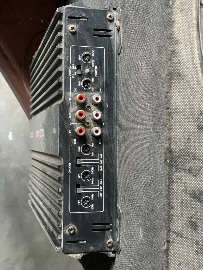 Amplifier with base box 3