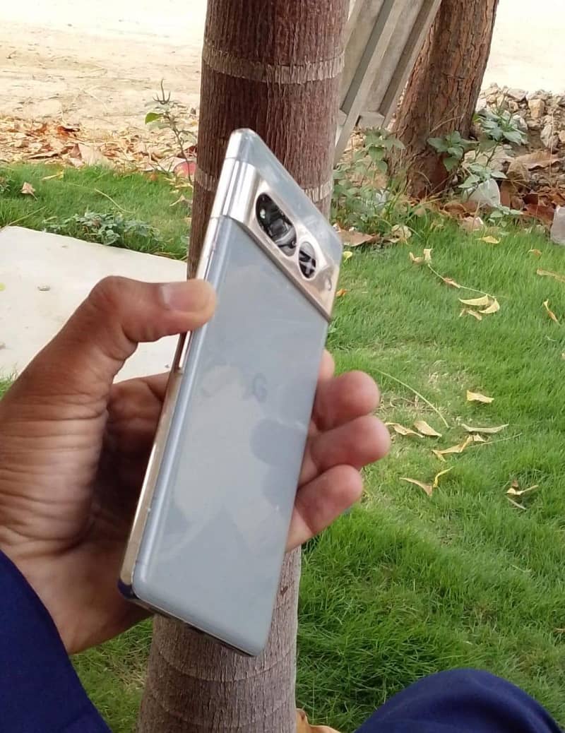 Google pixel 7 pro.          03443421054 2