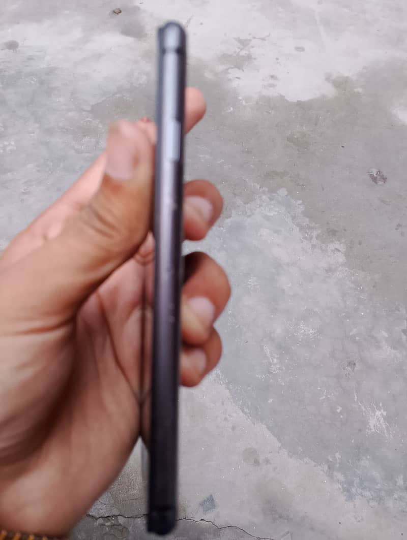 Apple iPhone 8 4