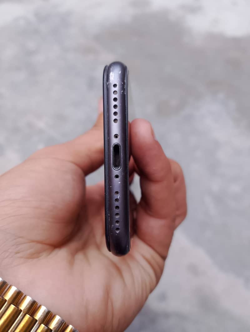 Apple iPhone 8 6