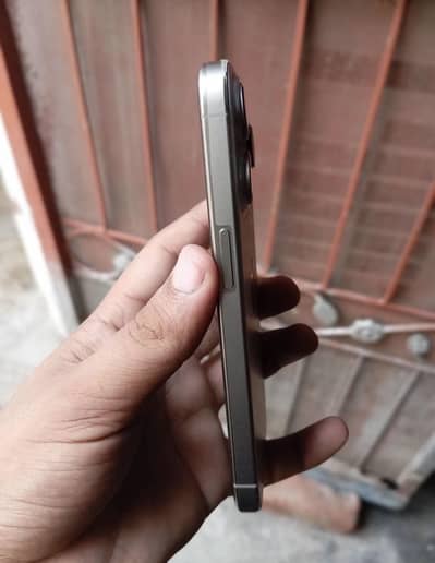 Apple iPhone 15 Pro Max Non Pta Factory Unlock 256GB