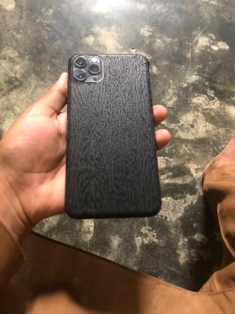 Apple iPhone 11 Pro Max 3