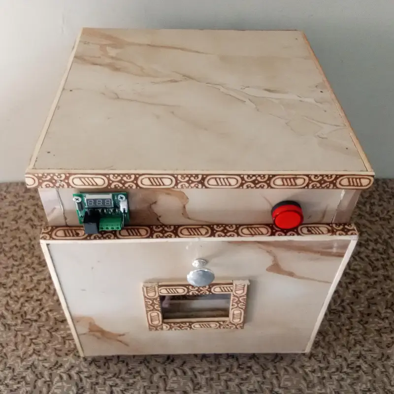 Manual incubator machine for sale. — photo 2