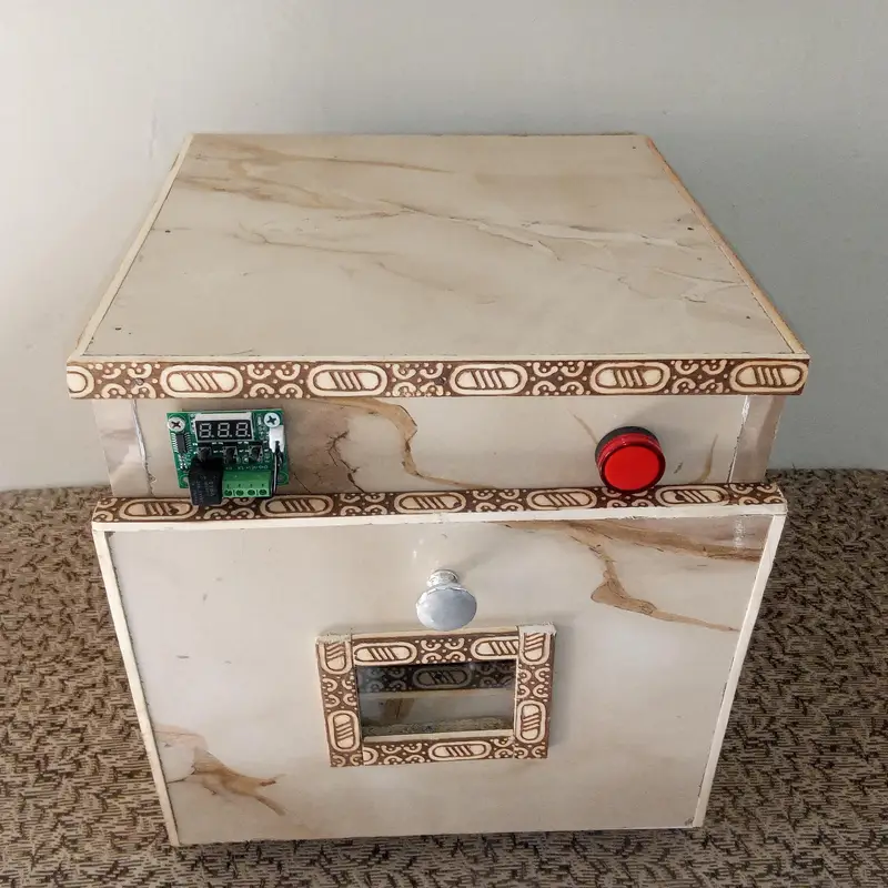 Manual incubator machine for sale. — photo 3
