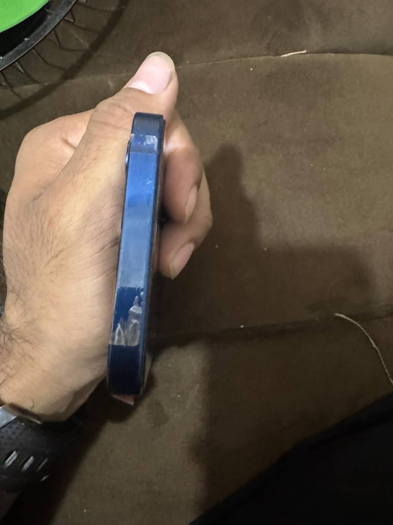 iPhone 12 5