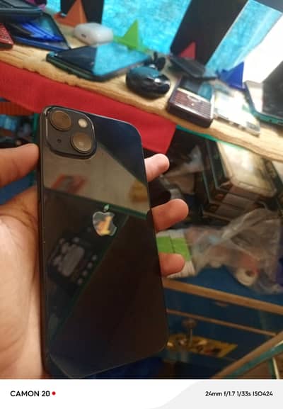 Apple iPhone 13
