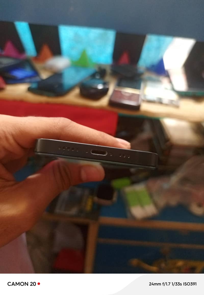 Apple iPhone 13 1