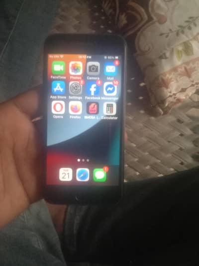 Apple iPhone 7