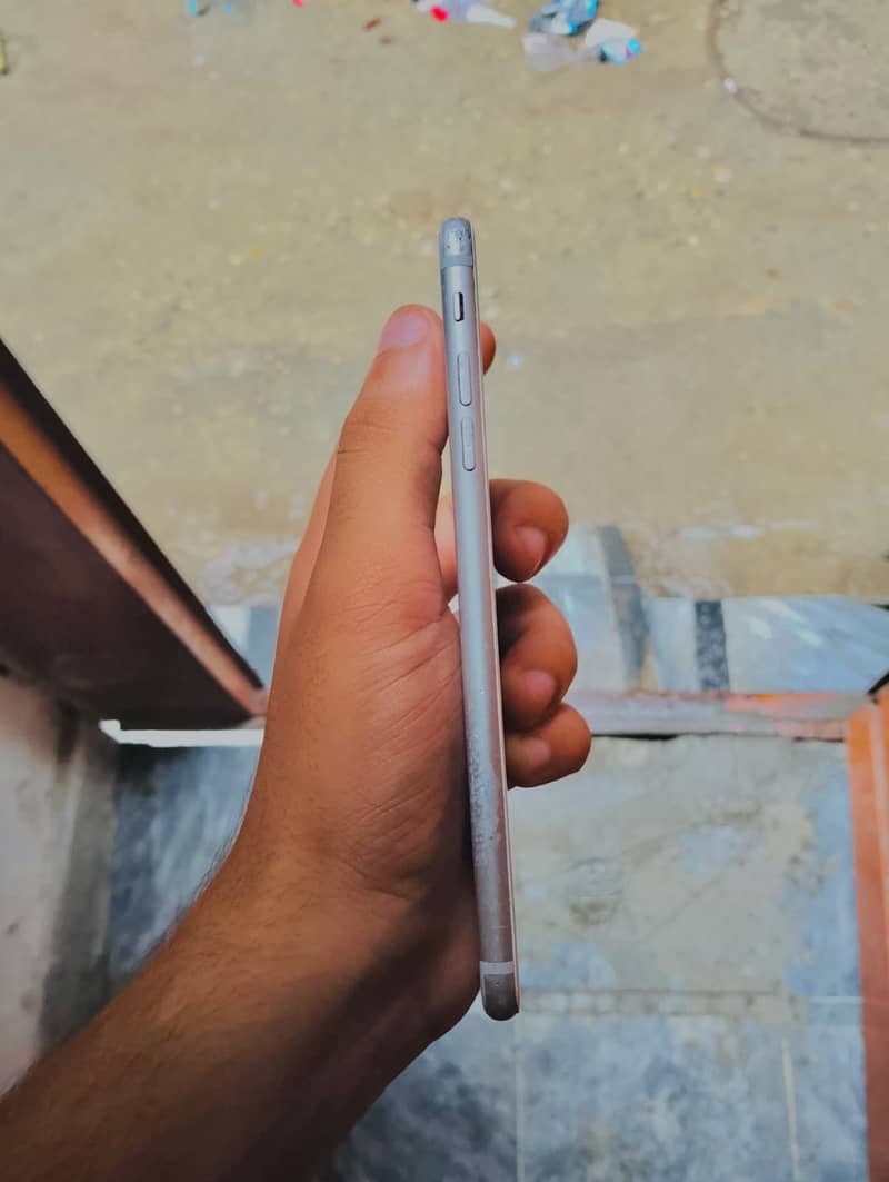 Apple iPhone 7 Plus 0
