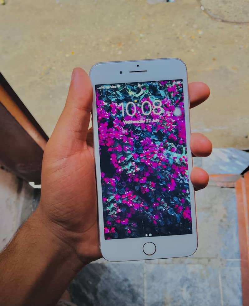 Apple iPhone 7 Plus 1