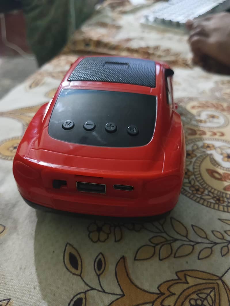 Car Shape Bluetooth speaker 0