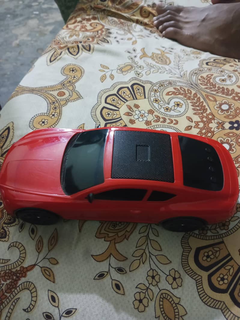 Car Shape Bluetooth speaker 1