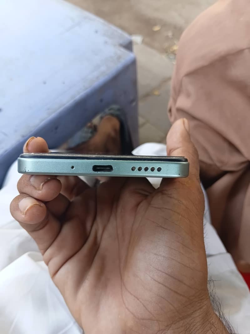 Xiaomi POCO C75 3