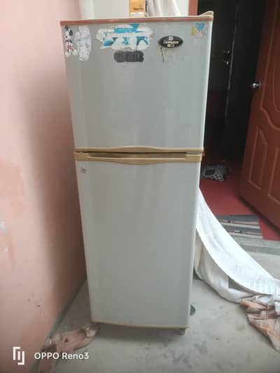 frig ki body ok h darwazy Sahi band hoty hen compressor jal gaya tha