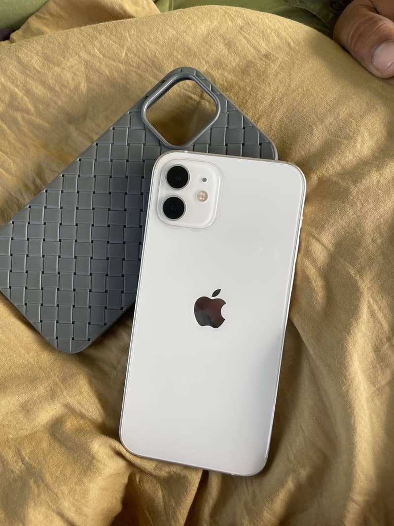 Apple iPhone 12 0
