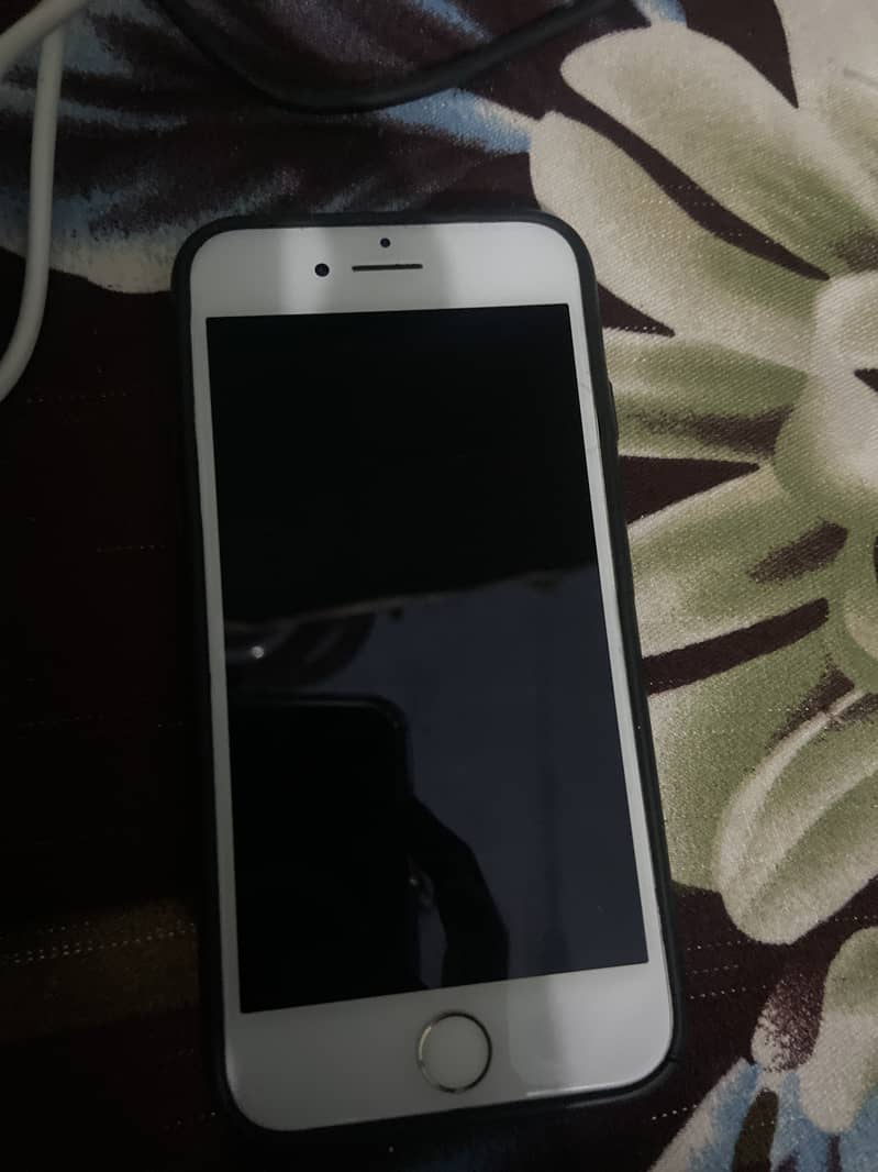 Apple iPhone 7 0
