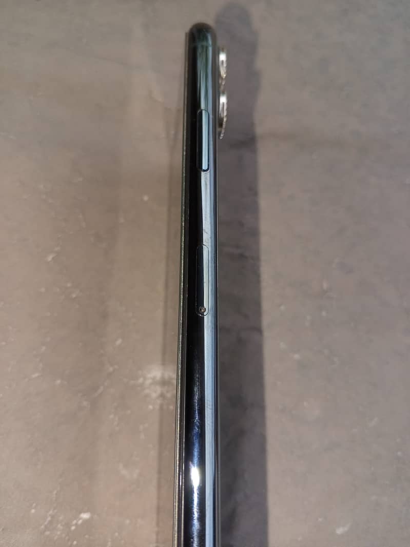 Apple iPhone 11 Pro Max 3