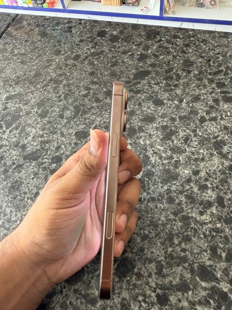 Iphone 17 pro max 1