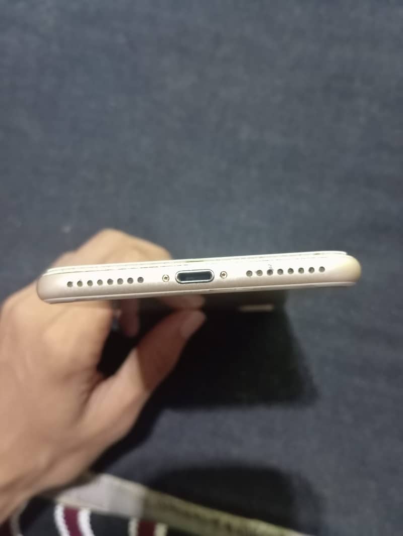 Apple iPhone 7 Plus 4