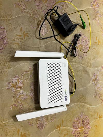 PTCL Flash Fiber Huawei Wi-Fi Router / ONU (Dual Antenna)