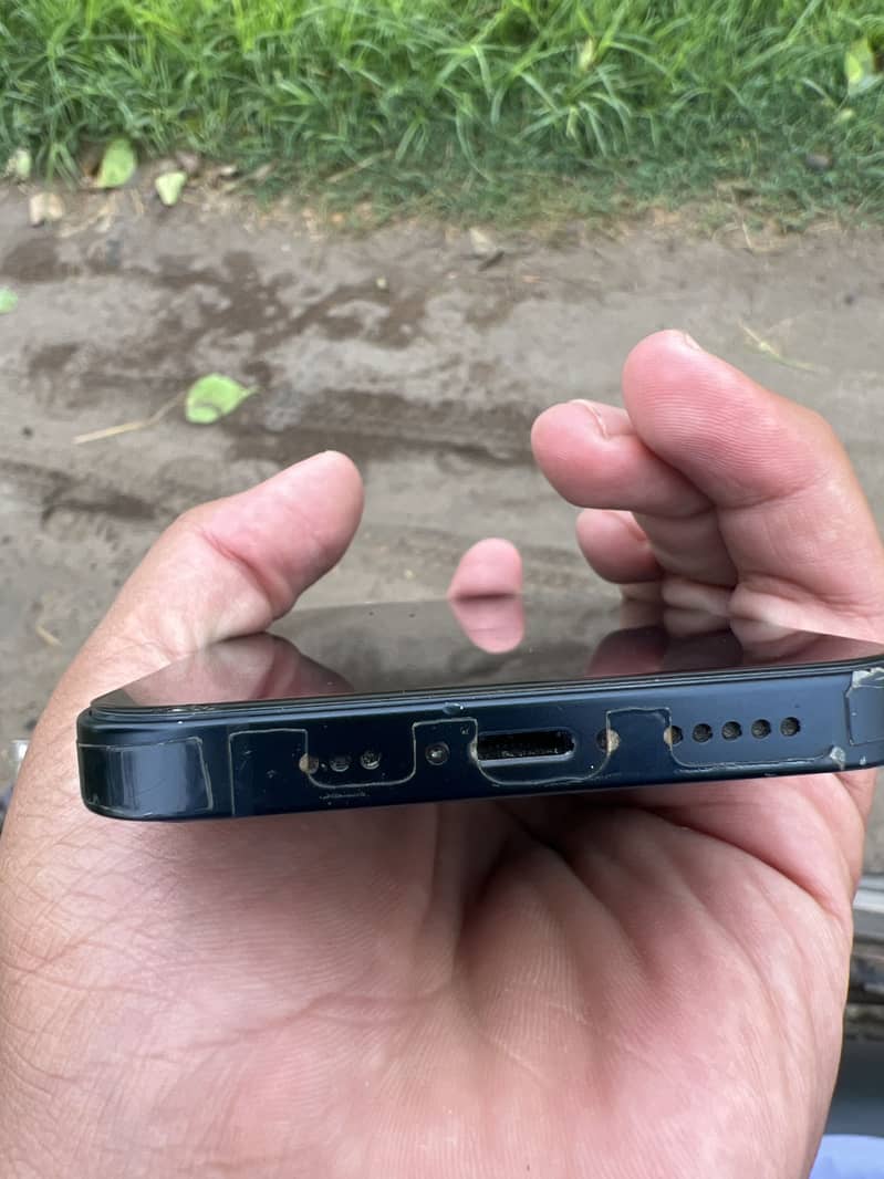 Apple iPhone 13 1