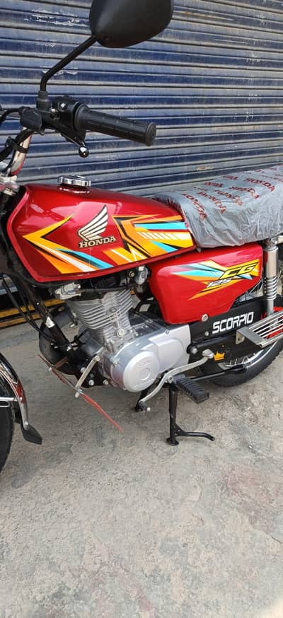 Honda 125cg brand new condition bike 4260klm 03396464638
