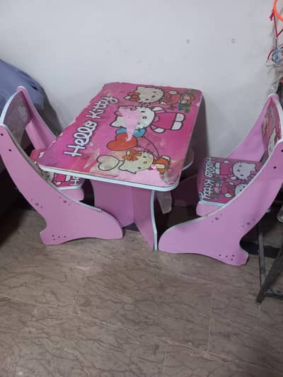 kids table chairs