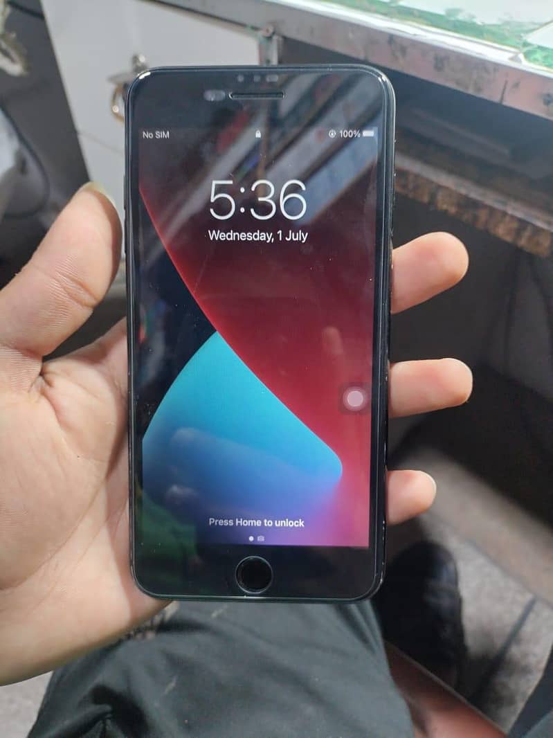 Apple iPhone 7 Plus 1