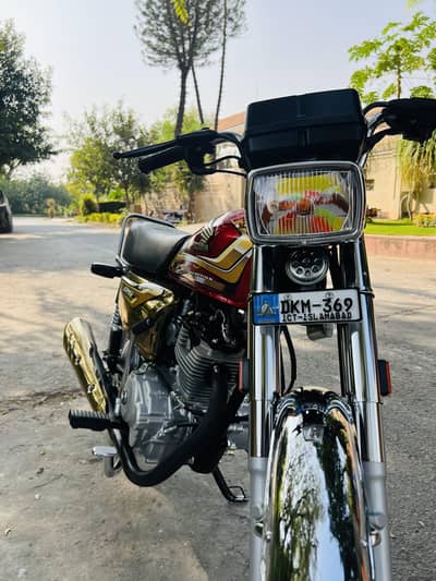 Honda 125 Special Gold Edition