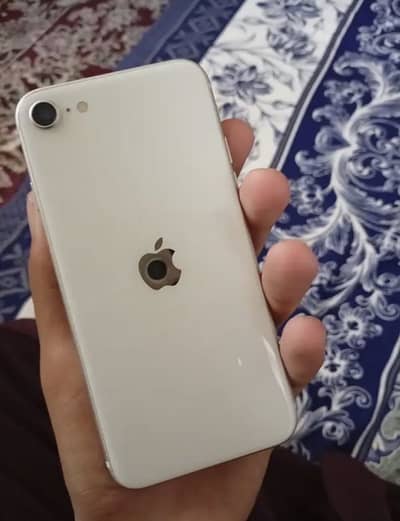 iPHONE SE 3rd Generation(white colour)