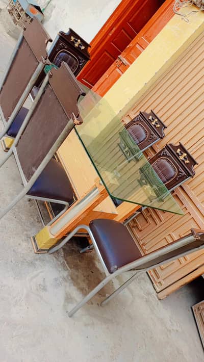 Dining table. . . 6. . chair bahut acchi quality ka hai argent for