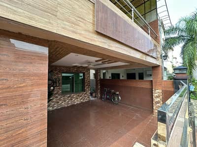 A House Of 10 Marla Available For Sale