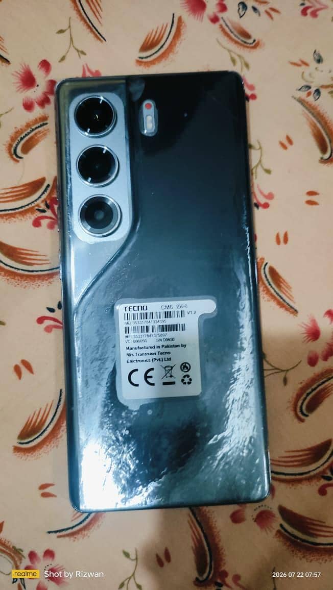 Tecno CAMON 40 1