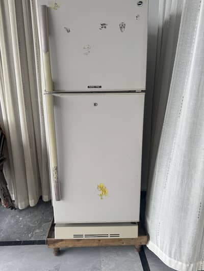 Used refrigerator for sale in rwp
