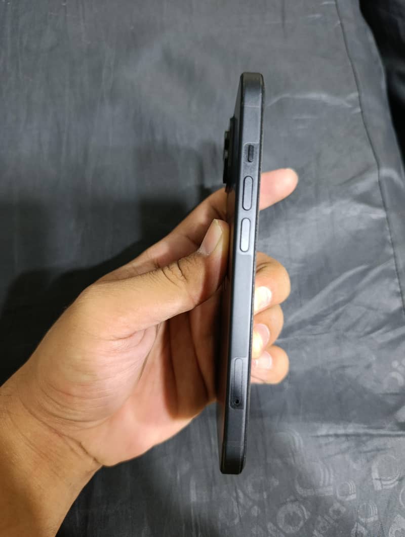 Apple iPhone 15 2