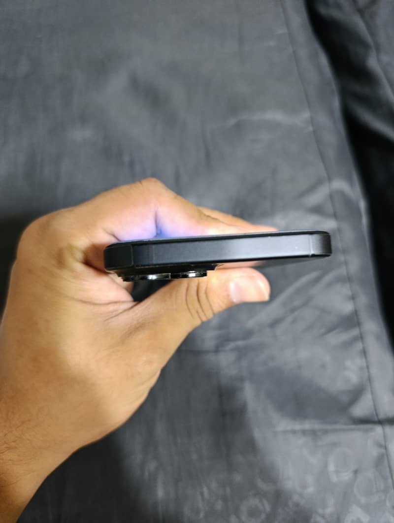 Apple iPhone 15 3