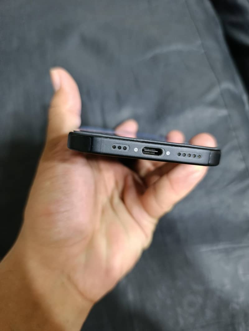 Apple iPhone 15 5